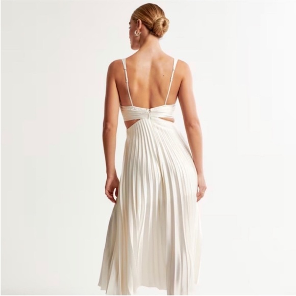Abercrombie & Fitch Giselle Pleated Cutout Maxi Dress size Large NWT - Picture 2 of 8